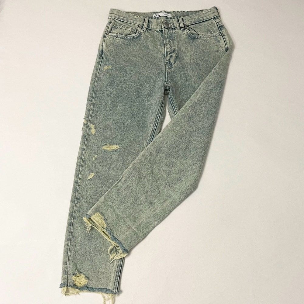 Zara Women’s Slim Fit Jeans With Distressed Details